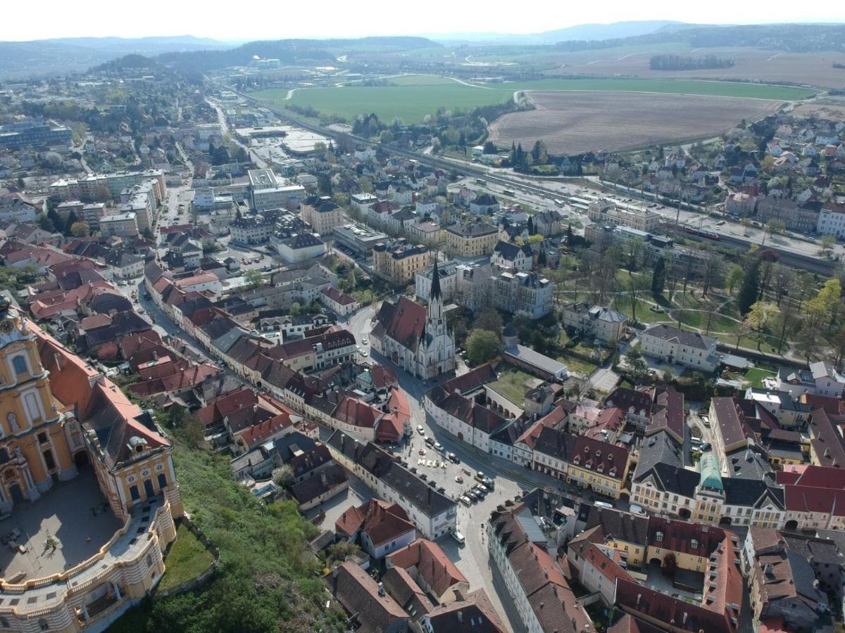 Schon Wohnen Beim Stift Melk Apartment Bagian luar foto