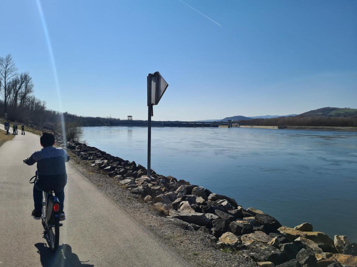 Schon Wohnen Beim Stift Melk Apartment Bagian luar foto