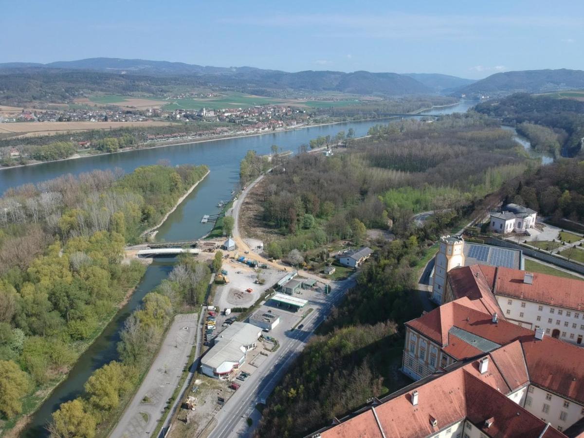 Schon Wohnen Beim Stift Melk Apartment Bagian luar foto