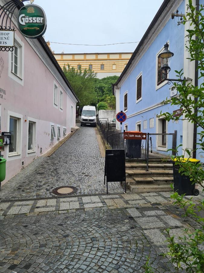 Schon Wohnen Beim Stift Melk Apartment Bagian luar foto